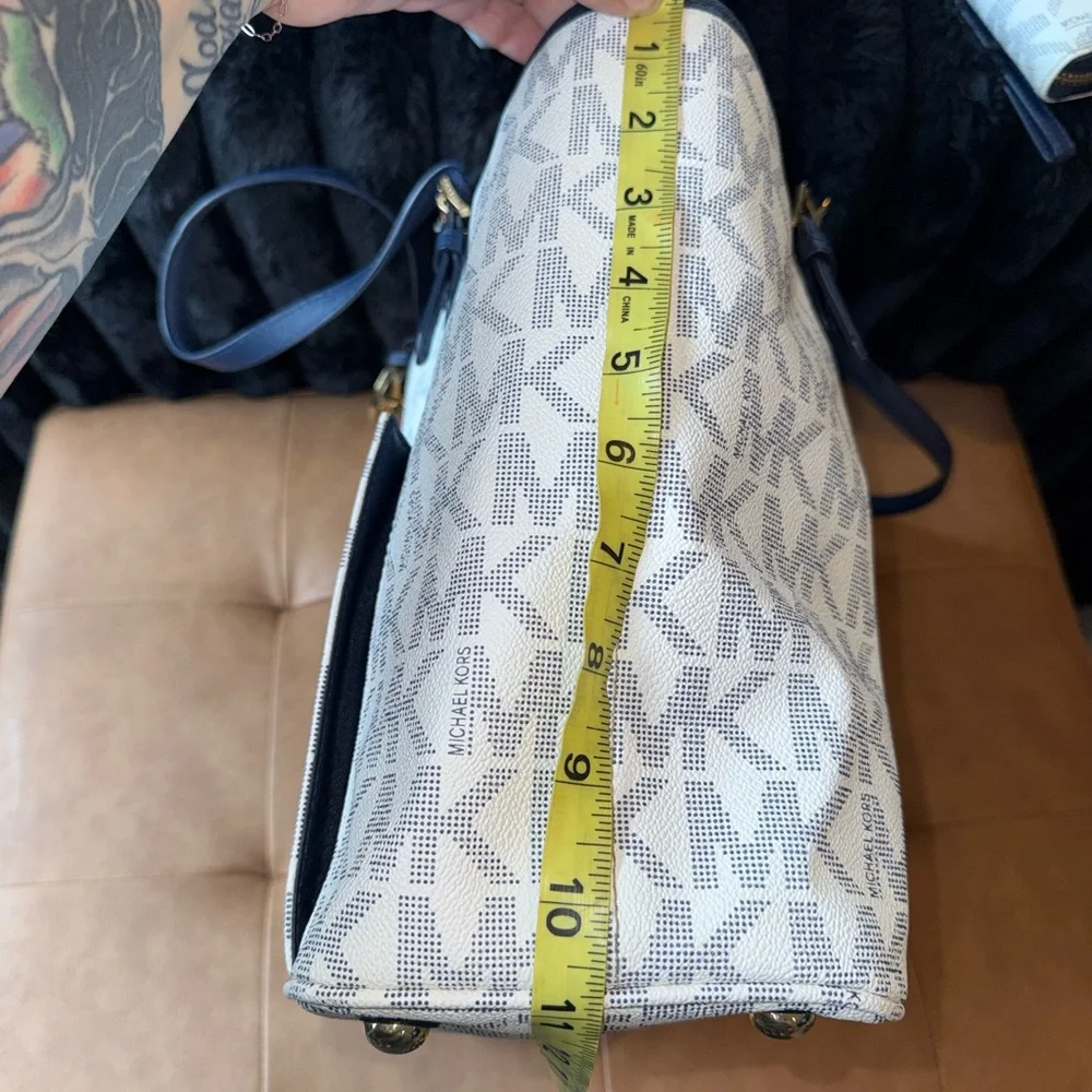 Michael Kors White & Navy Monogram Tote Bag with Wallet - Picture 13 of 13